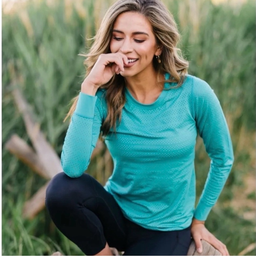 Zyia Chill Perforated Women's Teal Long Sleeve Top